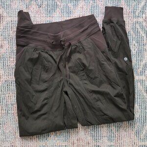 Dance Studio Mid-Rise Jogger